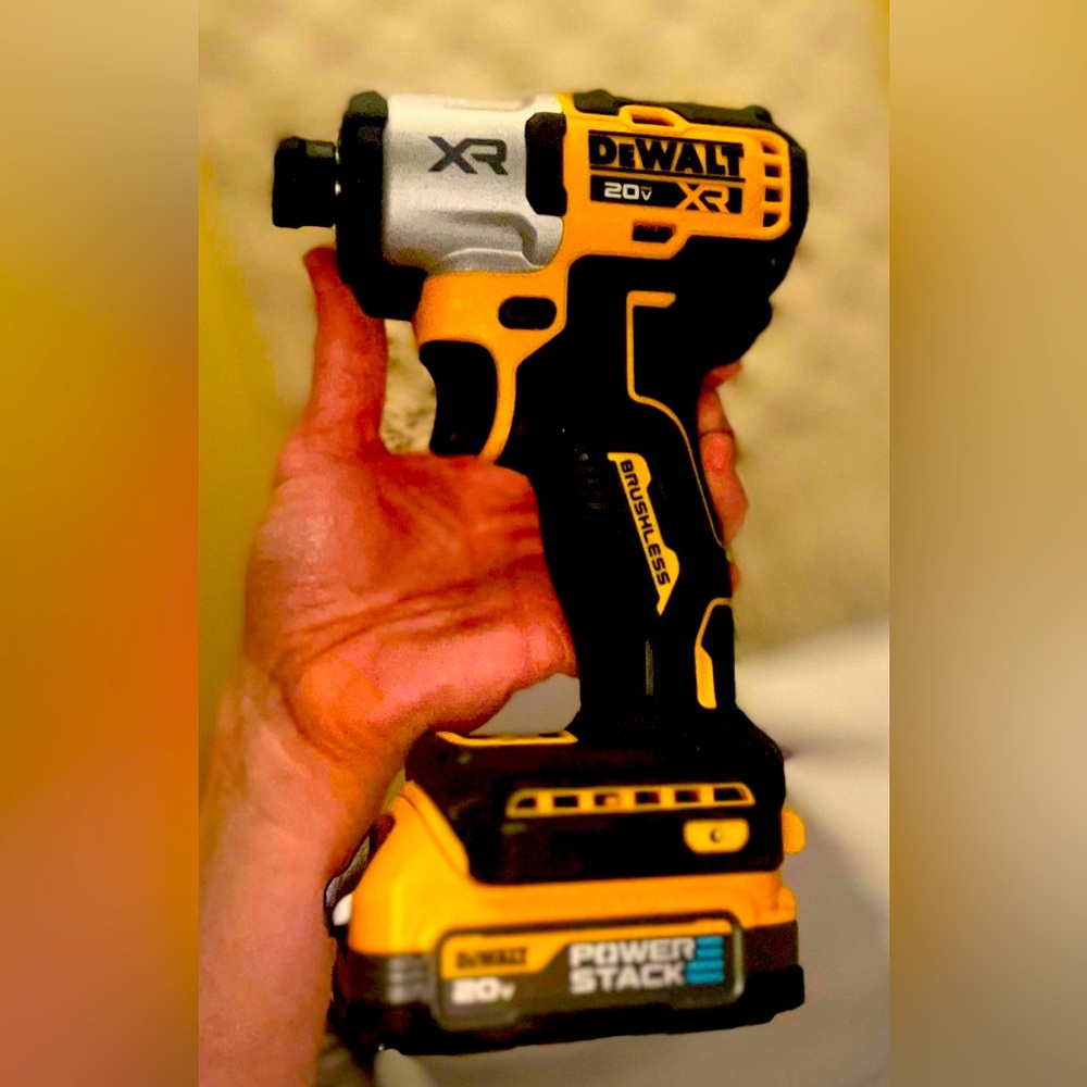 DEWALT DRILL AND BATTERY